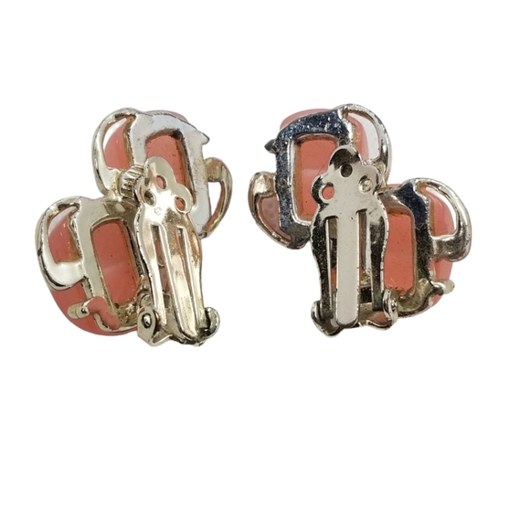 VINTAGE GOLDTONED & PINK MOONGLOW LUCITE CLIP ON EARRINGS - Picture 6 of 6